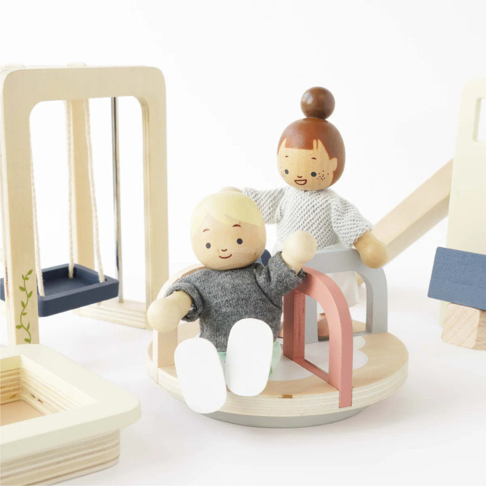 Le Toy Van – Dolls House Furniture: Outdoor Play – 5pcs