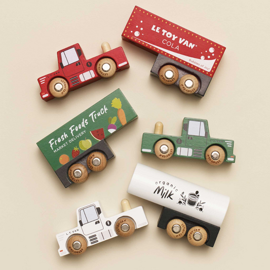 Le Toy Van – Wooden Trailer Toy Truck Set