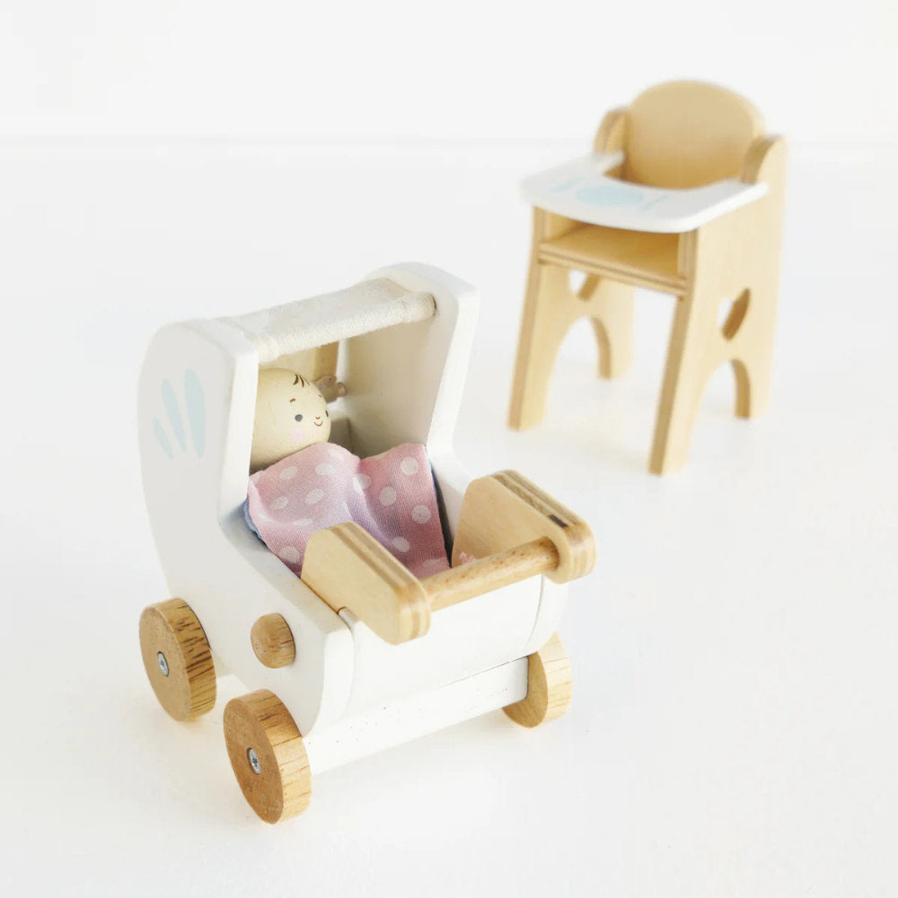 Le Toy Van – Dolls House Furniture: Nursery & Baby Set – 5pcs