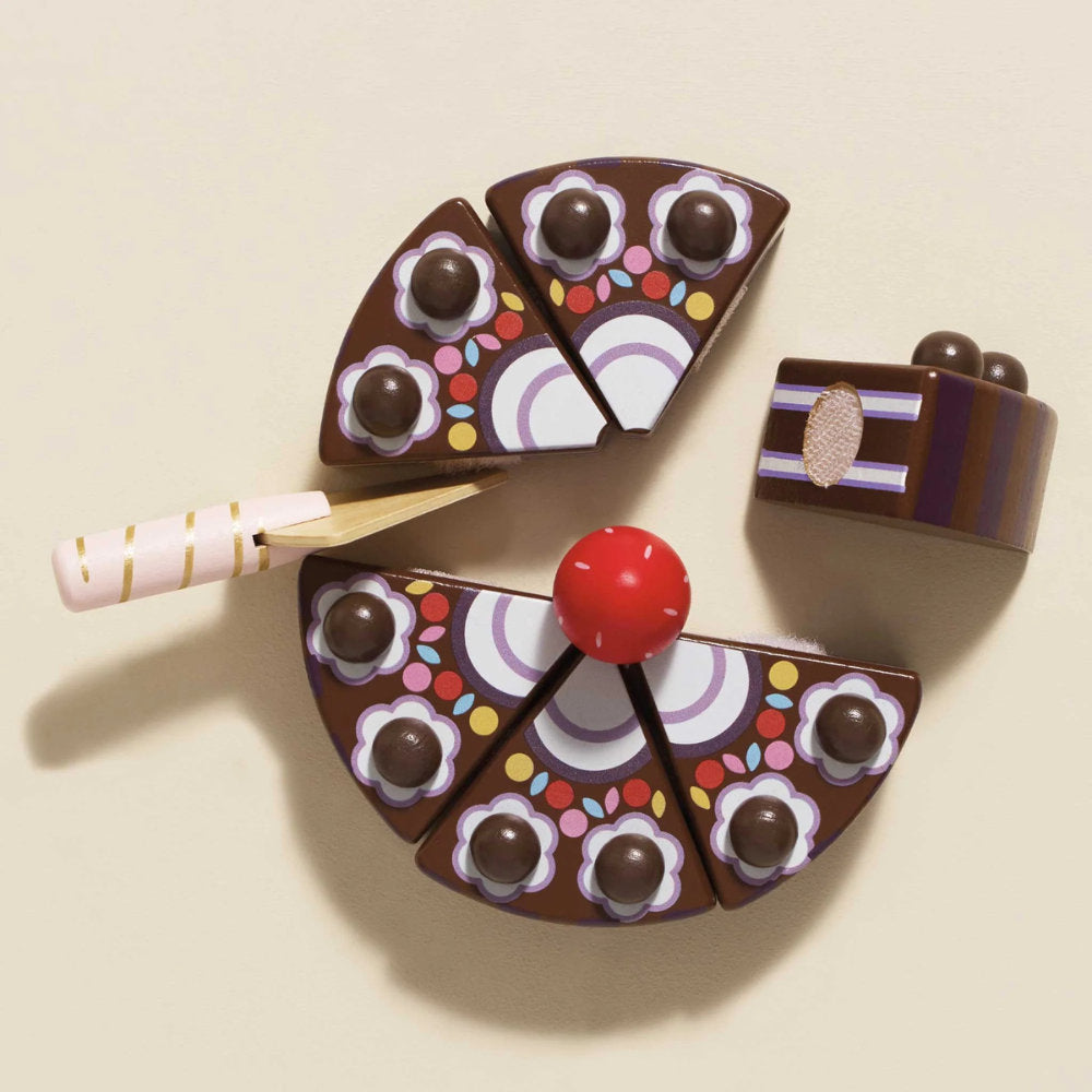 Le Toy Van – Wooden Chocolate Gateau Sliceable Cake – 8pcs