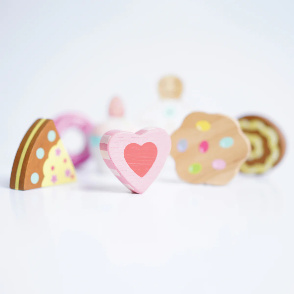 Le Toy Van – Honeybake Three Tier Cake Stand – 8pcs