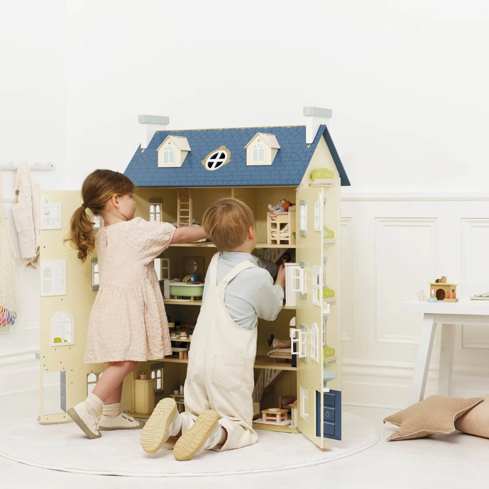 Le Toy Van - Palace Wooden Dolls House